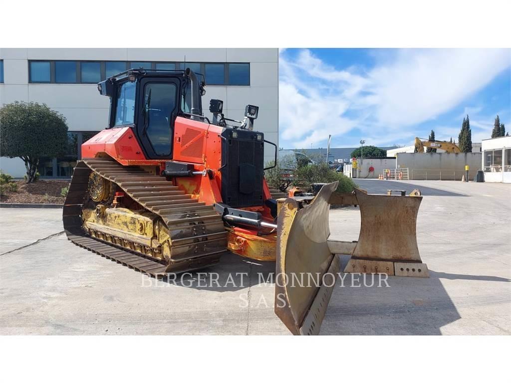 CAT D5 Vikšriniai buldozeriai