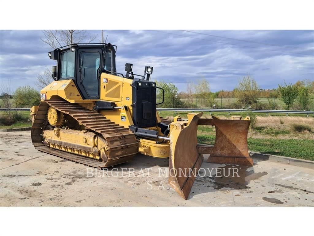 CAT D5 Vikšriniai buldozeriai
