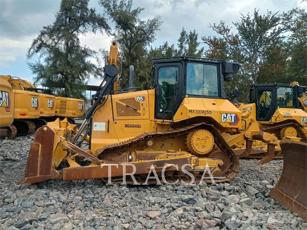 CAT D5 Vikšriniai buldozeriai