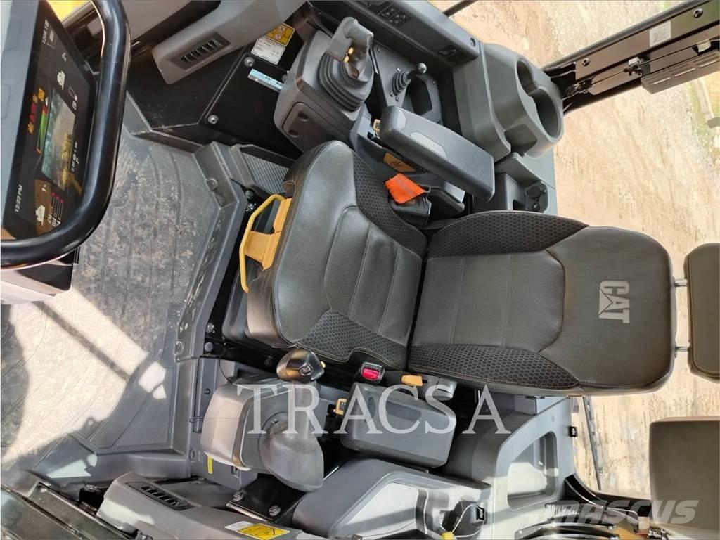 CAT D5 Vikšriniai buldozeriai