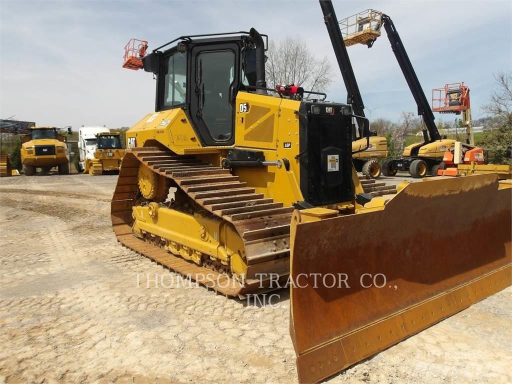 CAT D5 Vikšriniai buldozeriai