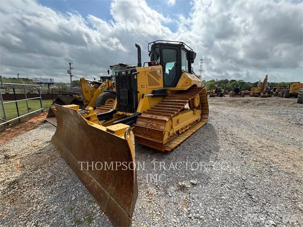 CAT D5 Vikšriniai buldozeriai