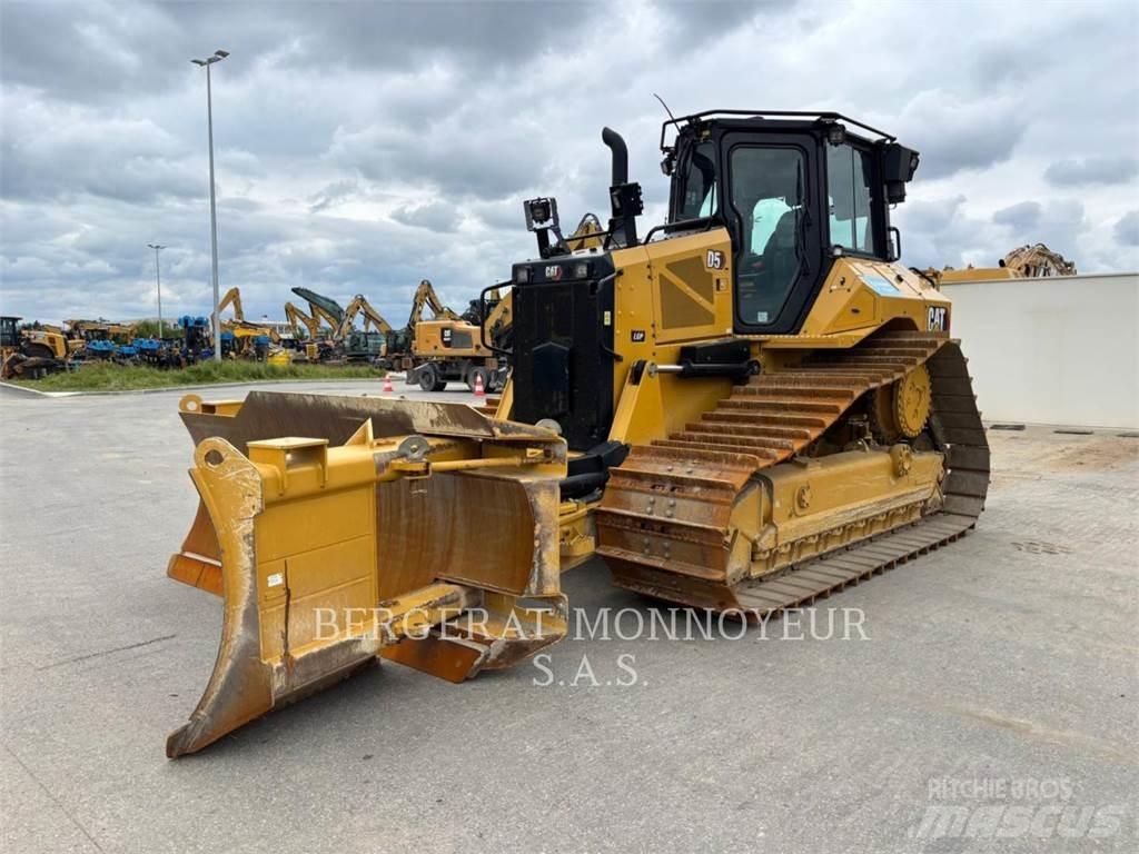 CAT D5 Vikšriniai buldozeriai
