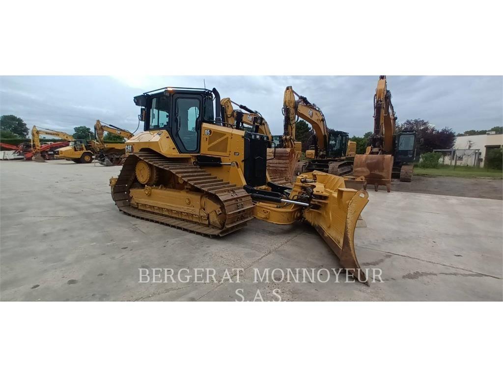 CAT D5 Vikšriniai buldozeriai