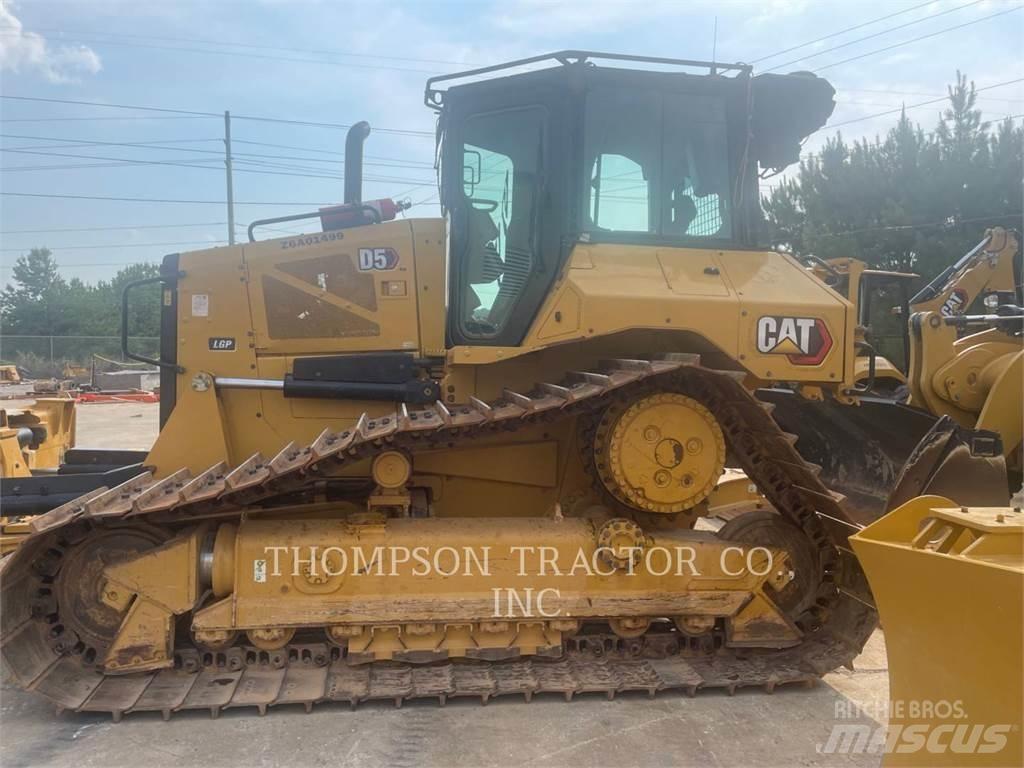 CAT D5 Vikšriniai buldozeriai