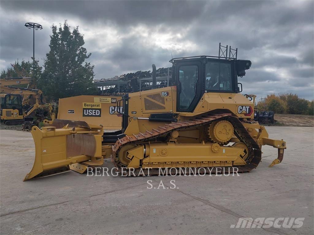 CAT D5 Vikšriniai buldozeriai