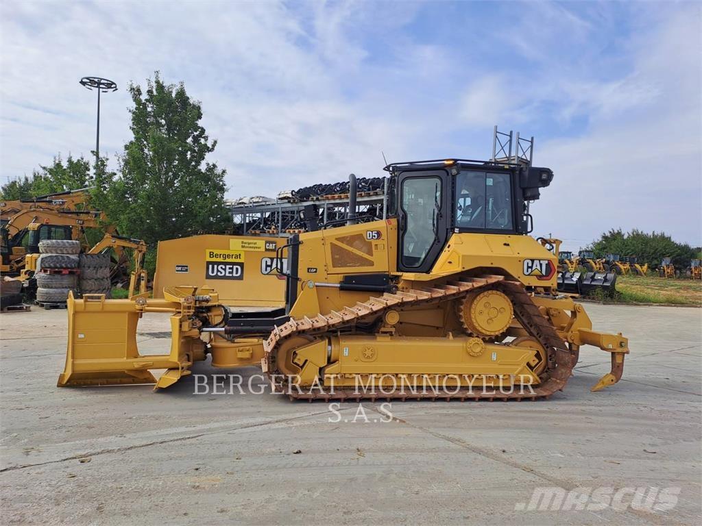 CAT D5 Vikšriniai buldozeriai