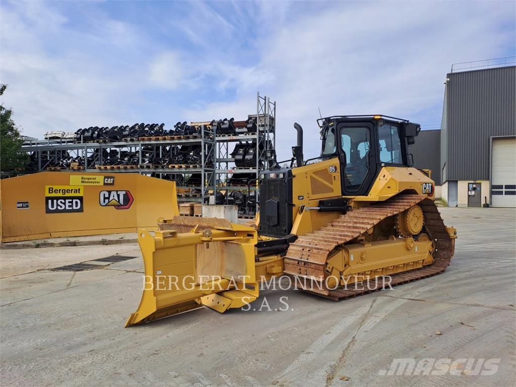 CAT D5 Vikšriniai buldozeriai