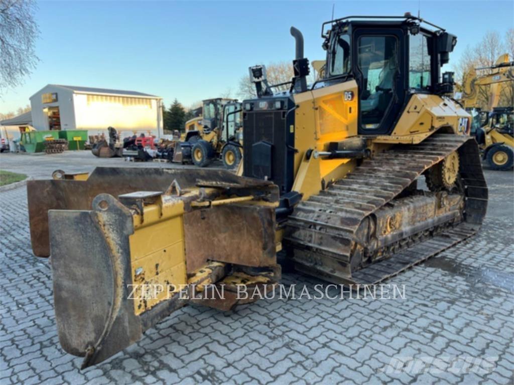 CAT D5 Vikšriniai buldozeriai