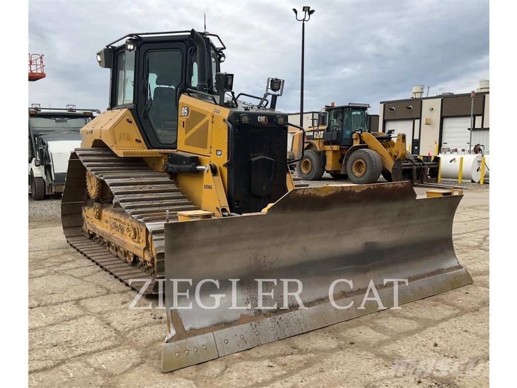 CAT D5 Vikšriniai buldozeriai