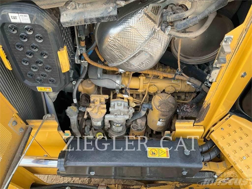 CAT D5-17LGP Vikšriniai buldozeriai
