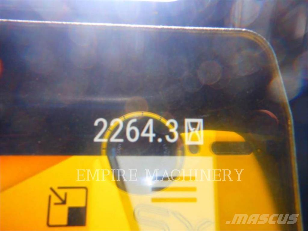 CAT D5-17VPWHA Vikšriniai buldozeriai