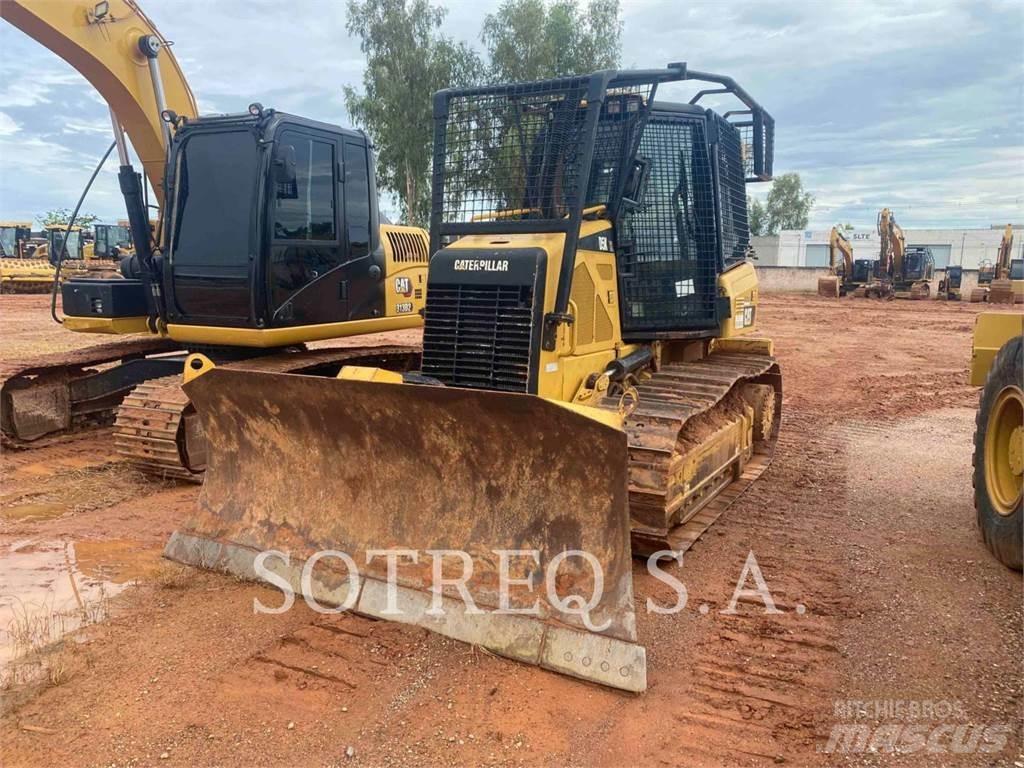 CAT D5K Vikšriniai buldozeriai