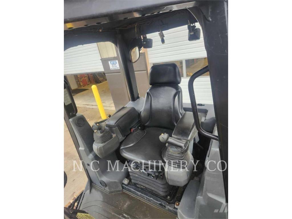 CAT D5K2 XLCN Vikšriniai buldozeriai