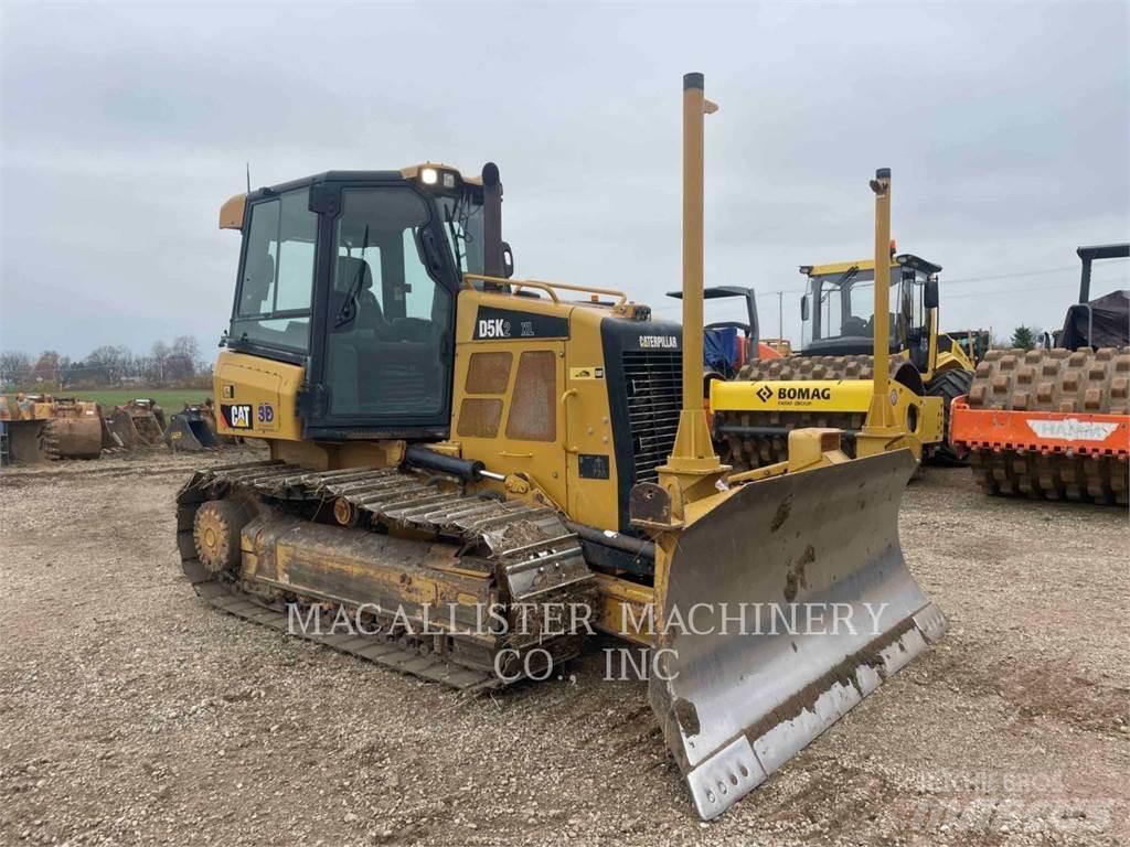 CAT D5K2XL Vikšriniai buldozeriai