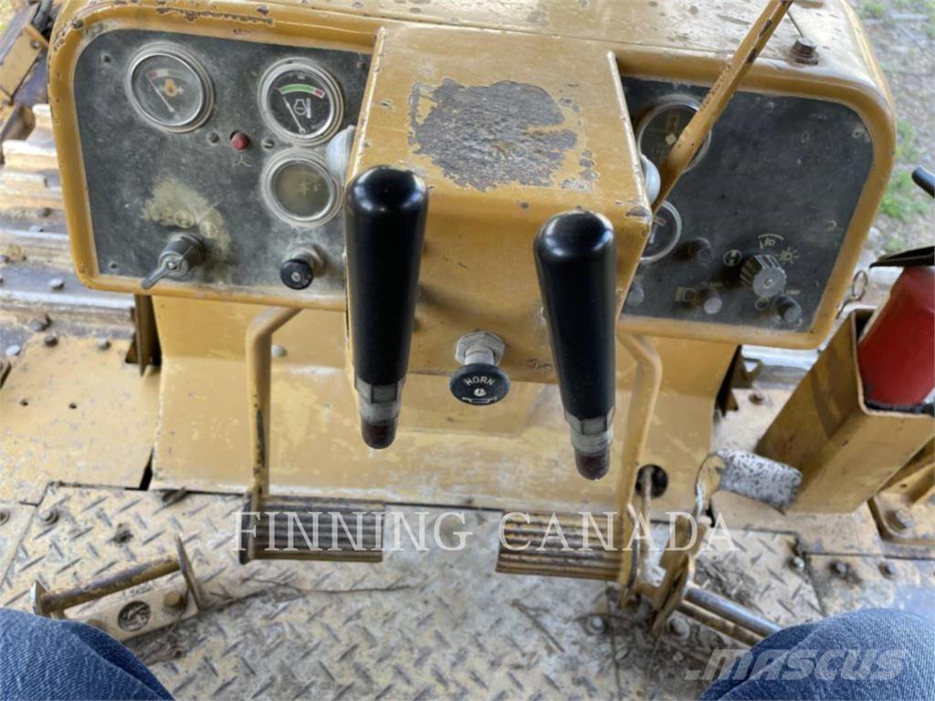 CAT D6E Vikšriniai buldozeriai