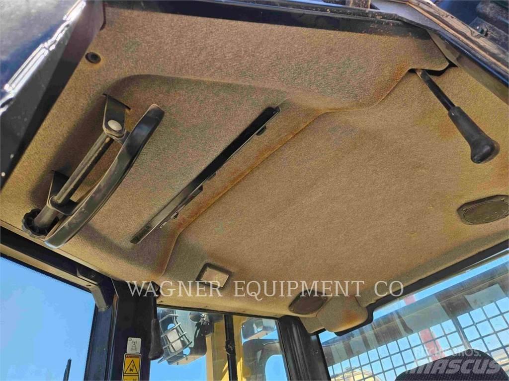 CAT D6N XL Vikšriniai buldozeriai