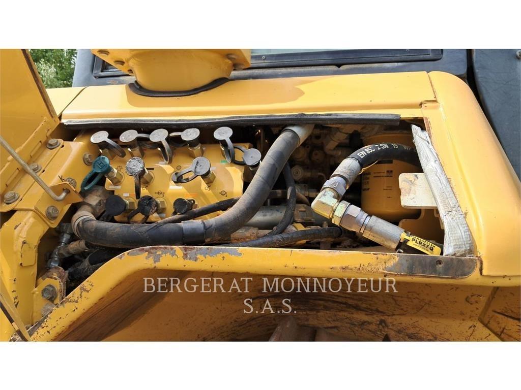 CAT D6NXL Vikšriniai buldozeriai