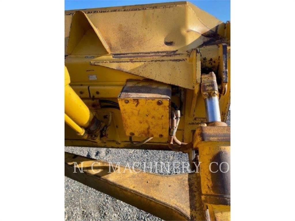 CAT D6T Vikšriniai buldozeriai
