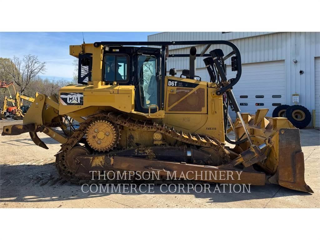 CAT D6T Vikšriniai buldozeriai