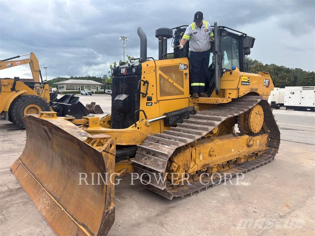 CAT D6XEVPAT Vikšriniai buldozeriai