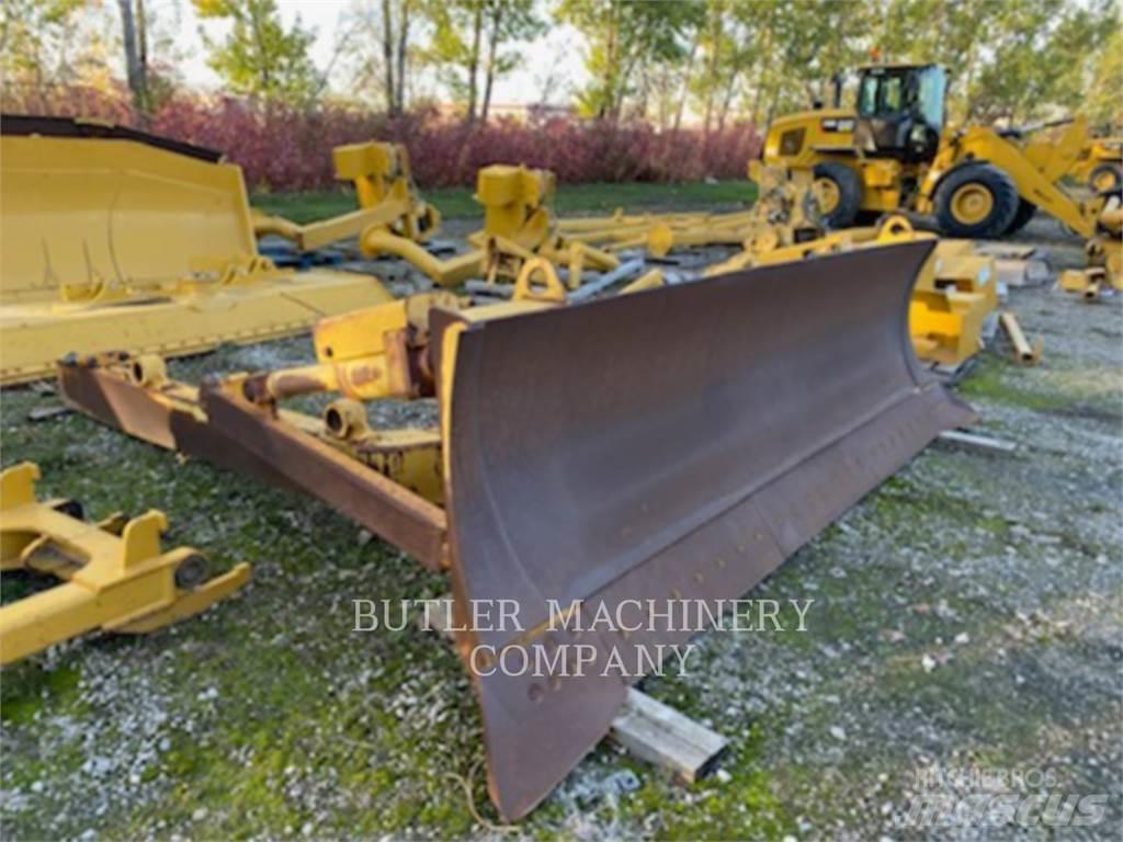 CAT D7 A BLADE Peiliai