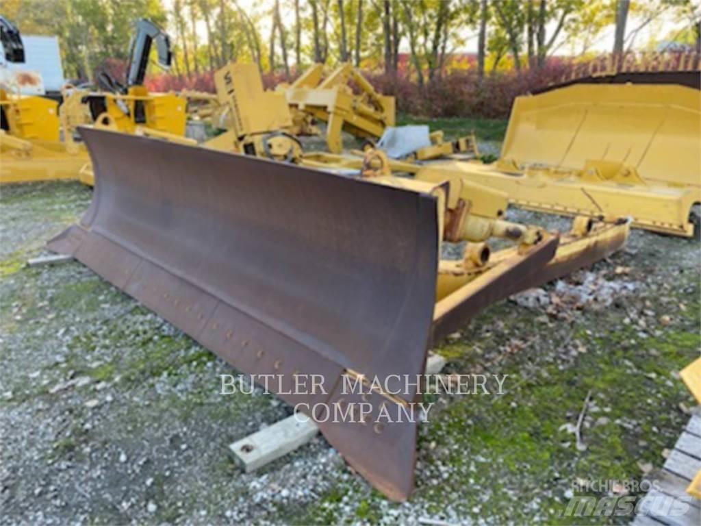 CAT D7 A BLADE Peiliai