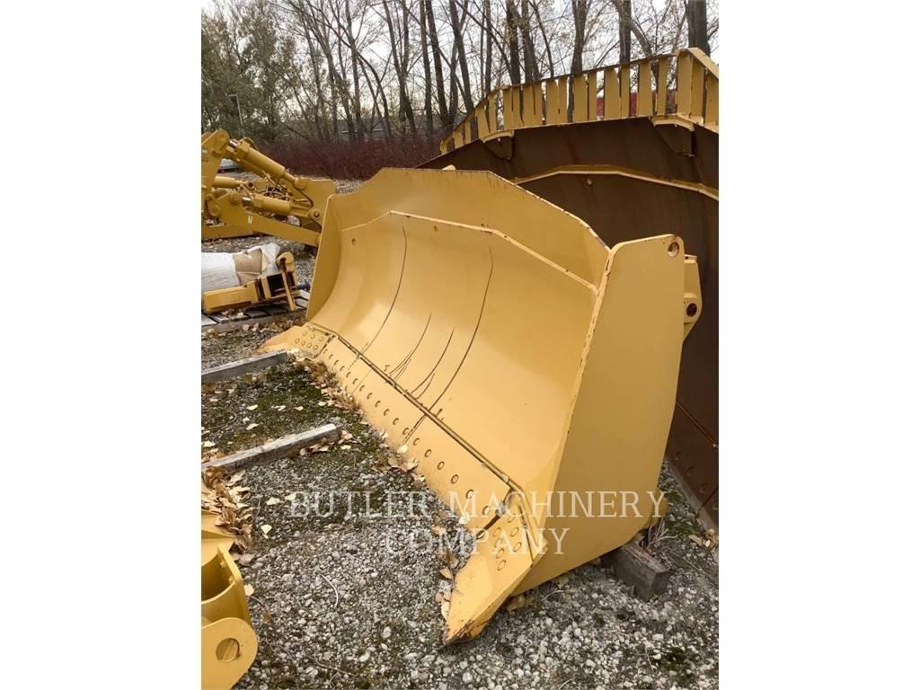 CAT D7E Peiliai