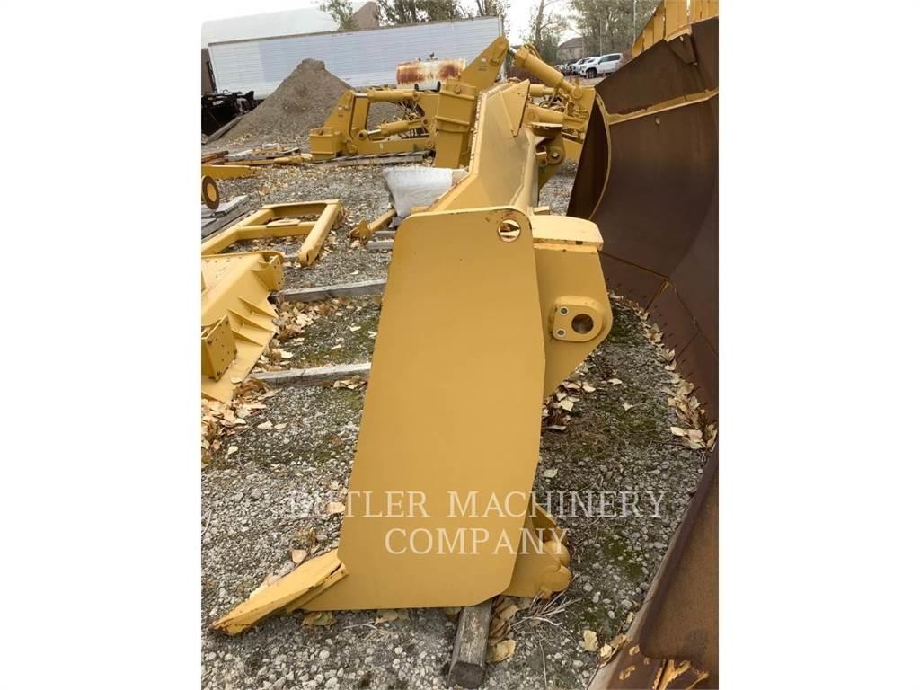 CAT D7E Peiliai