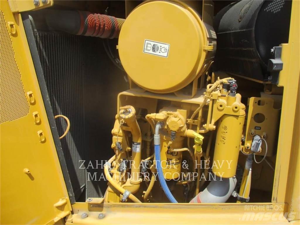 CAT D8T Vikšriniai buldozeriai