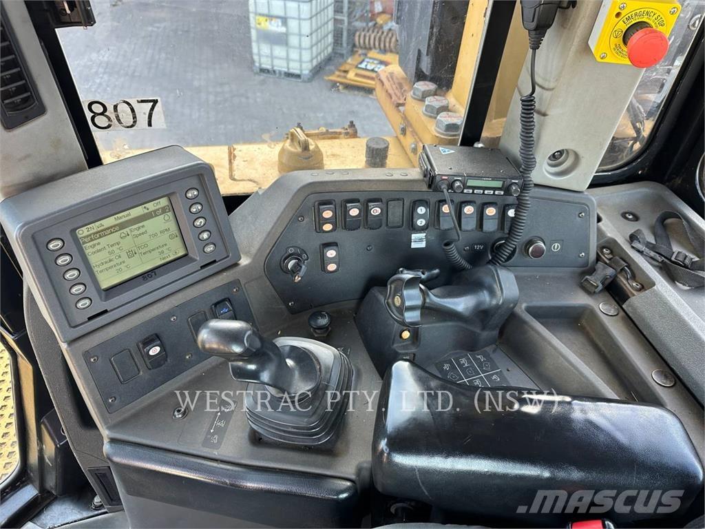 CAT D8T Vikšriniai buldozeriai