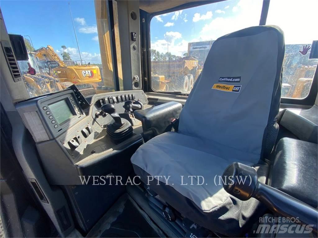 CAT D8T Vikšriniai buldozeriai