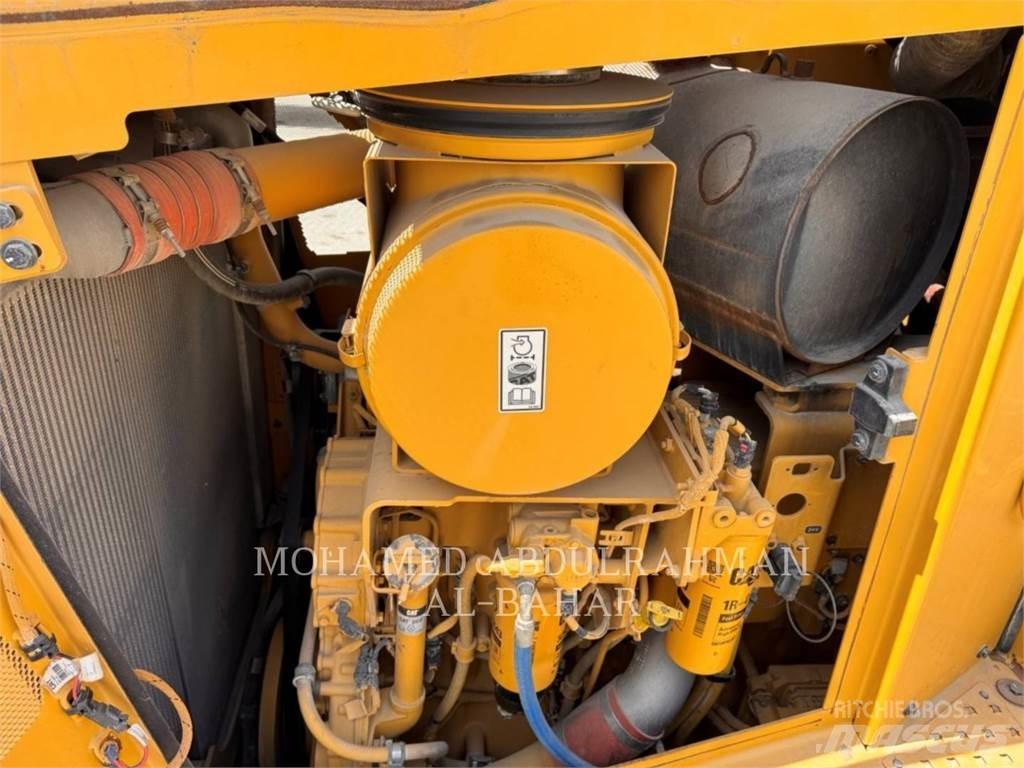 CAT D8T Vikšriniai buldozeriai