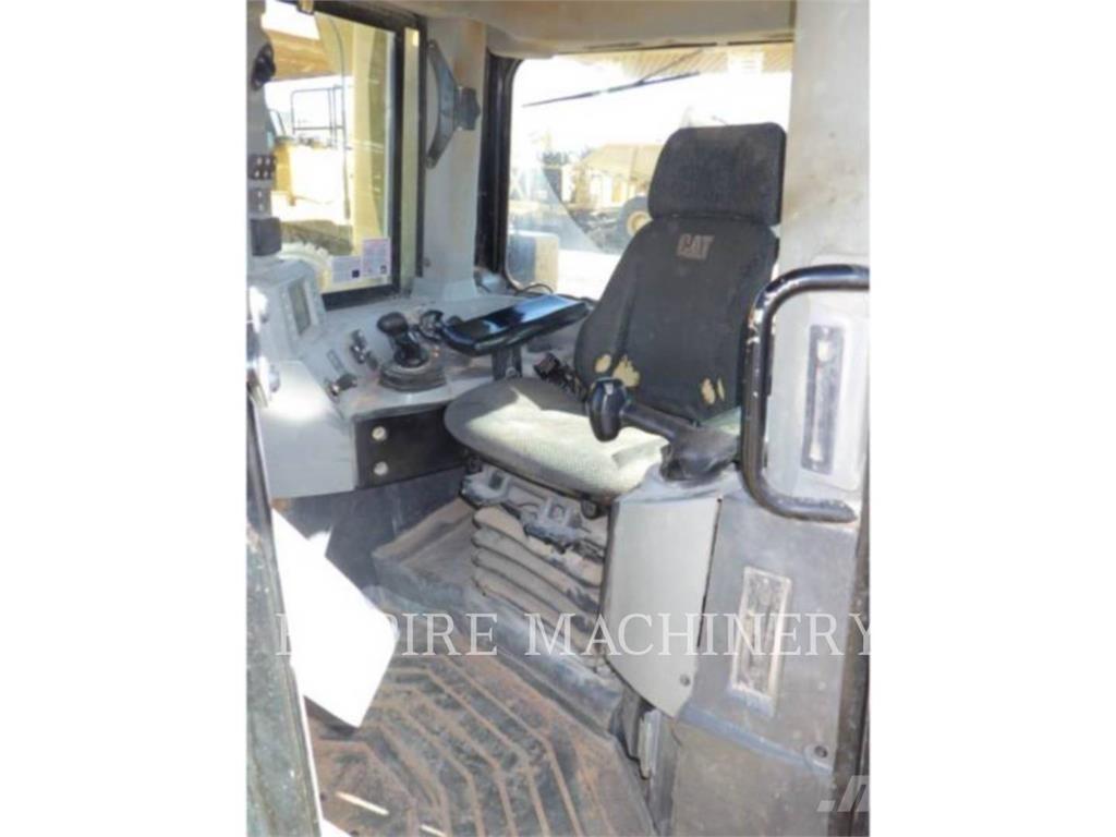 CAT D8T Vikšriniai buldozeriai