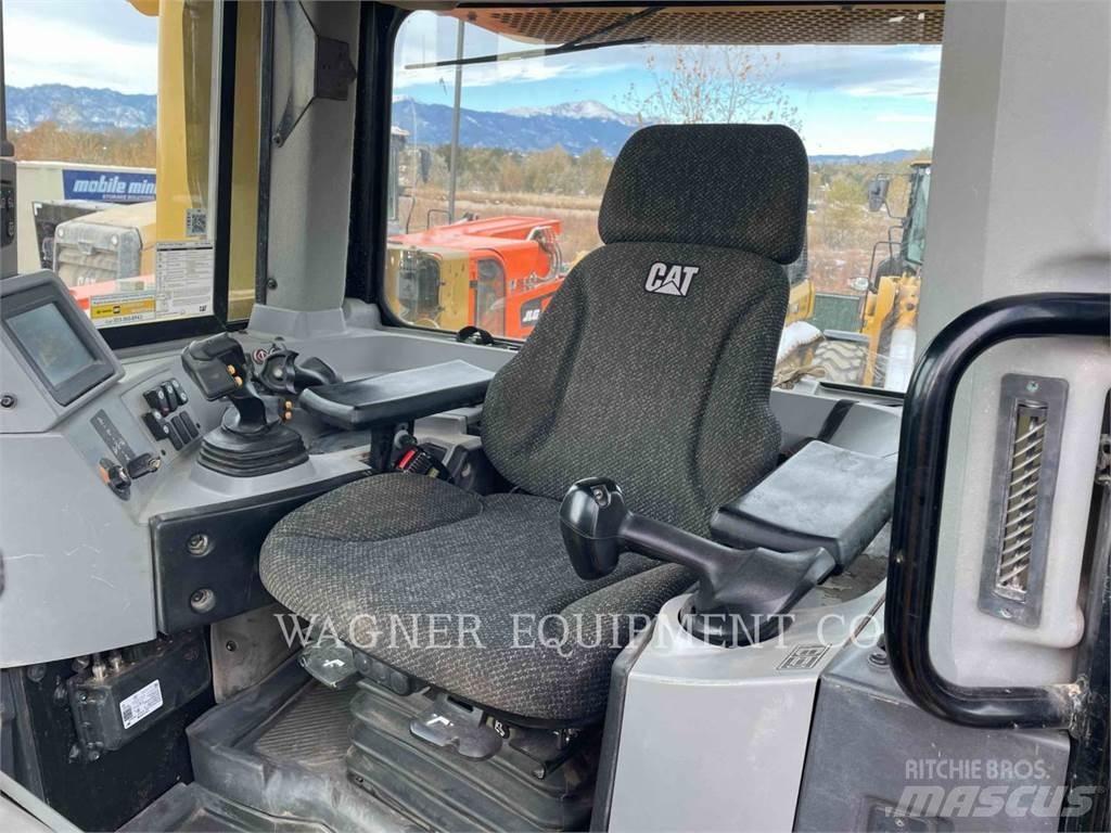 CAT D8T Vikšriniai buldozeriai