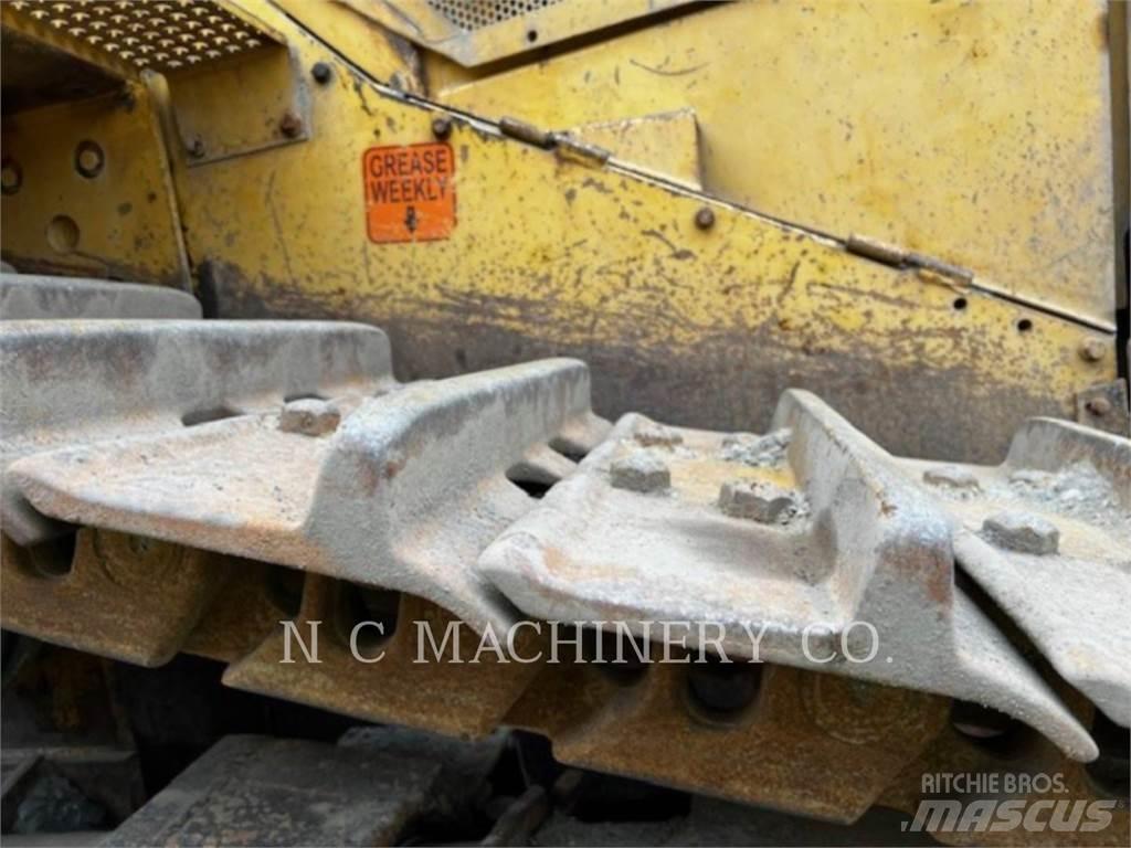 CAT D9N Vikšriniai buldozeriai