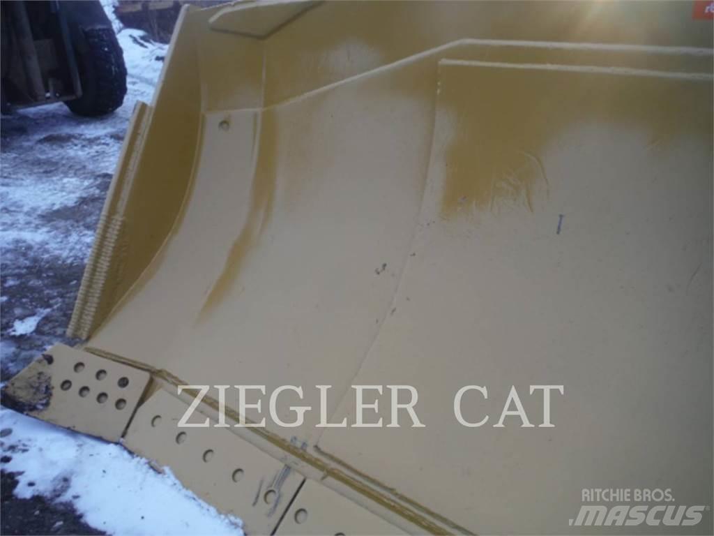CAT D9TSUBLADE Peiliai