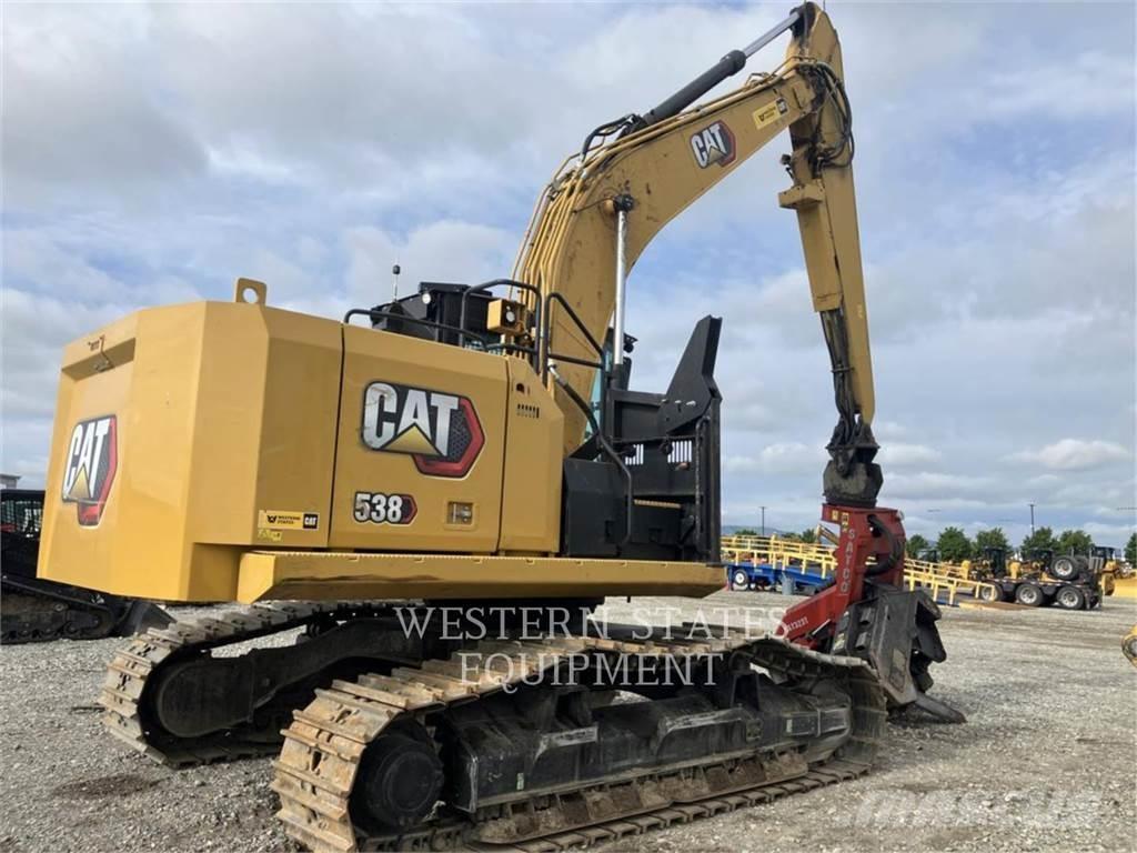 CAT FM538 Miško traktoriai