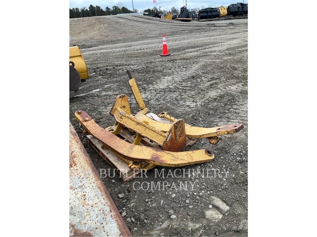 CAT FRONT SCARIFIER Kultivatoriai-purentuvai