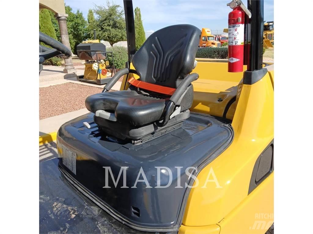CAT LIFT TRUCKS DP50NM Dyzeliniai krautuvai