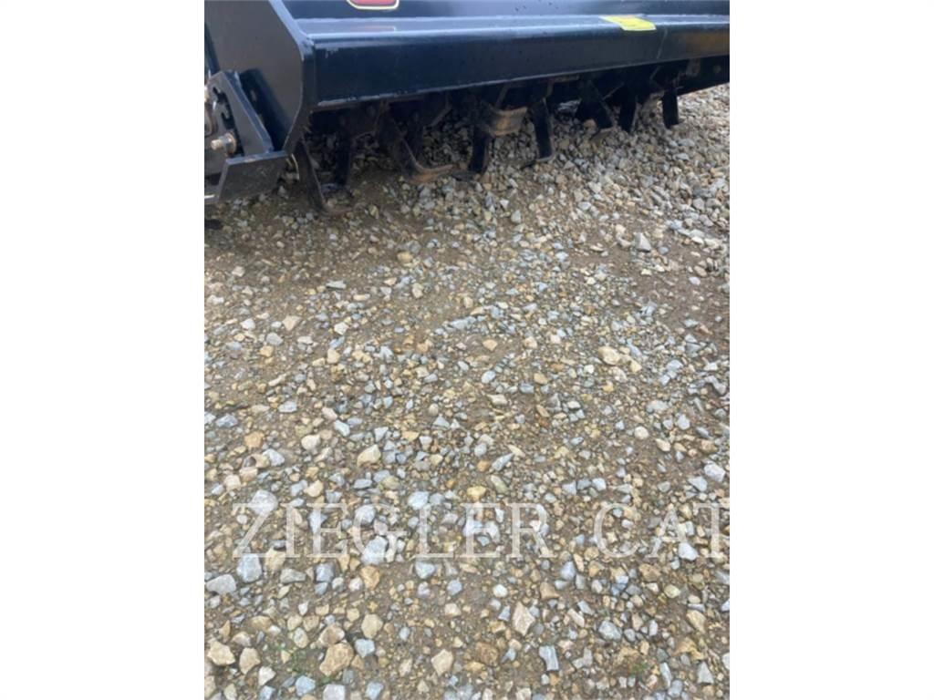 CAT LT118 Varomosios akėčios ir žemės frezos
