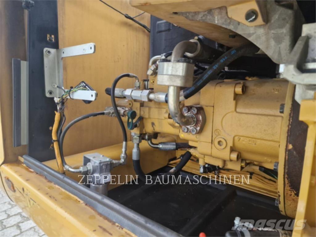 CAT M318D Ratiniai ekskavatoriai