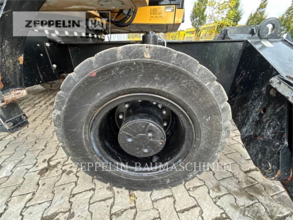 CAT MH3024-06C Griovimo ekskavatoriai