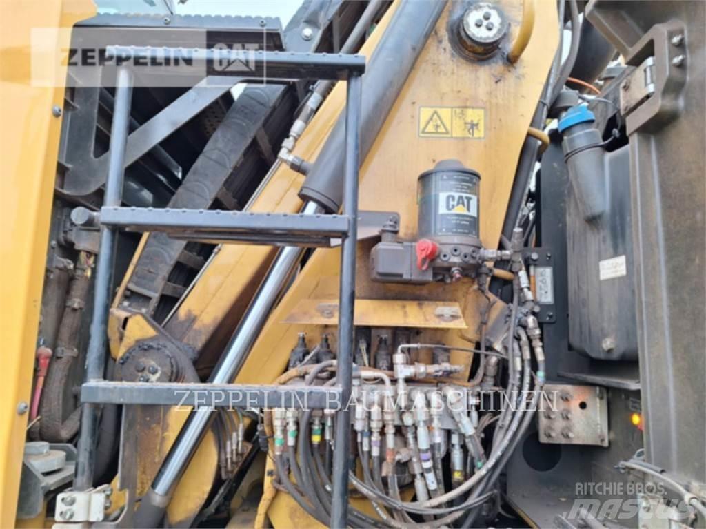 CAT MH3026-06C Griovimo ekskavatoriai
