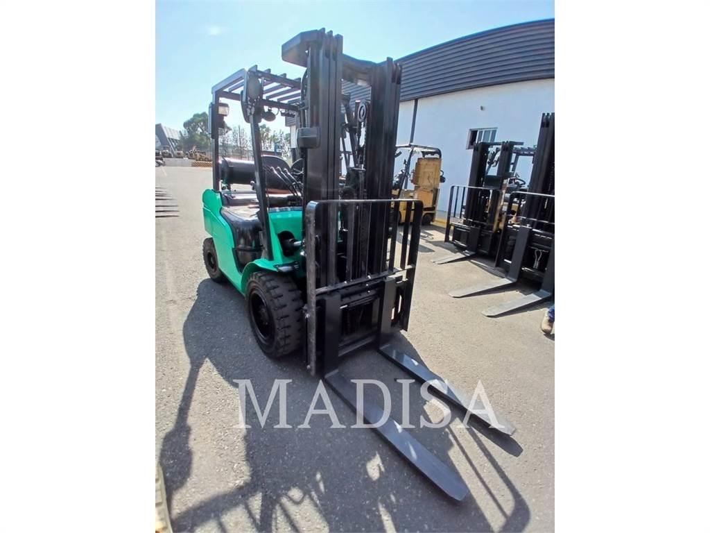 CAT MITSUBISHI FG30N-LP Šakiniai krautuvai - Kita