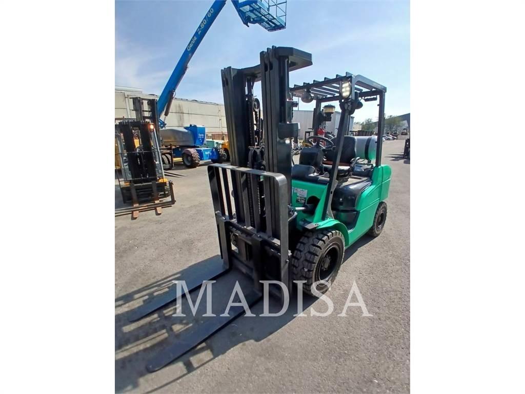 CAT MITSUBISHI FG30N-LP Šakiniai krautuvai - Kita