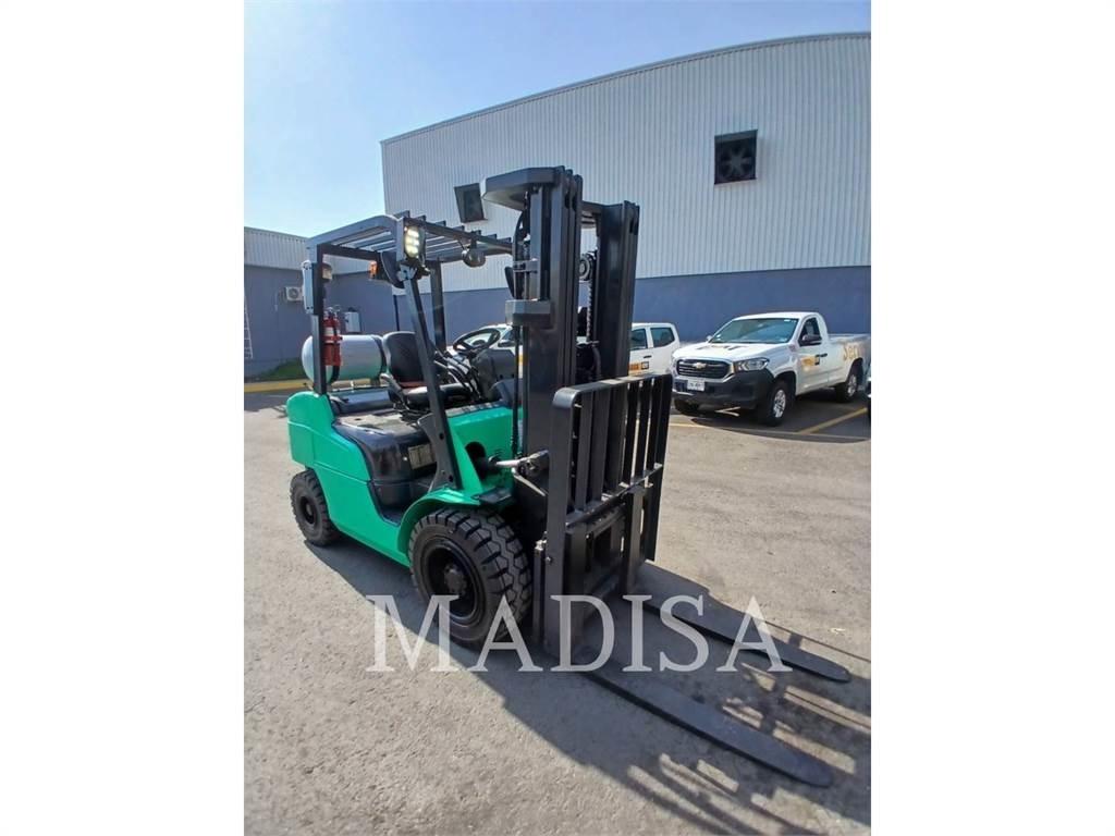 CAT MITSUBISHI FG30N-LP Šakiniai krautuvai - Kita