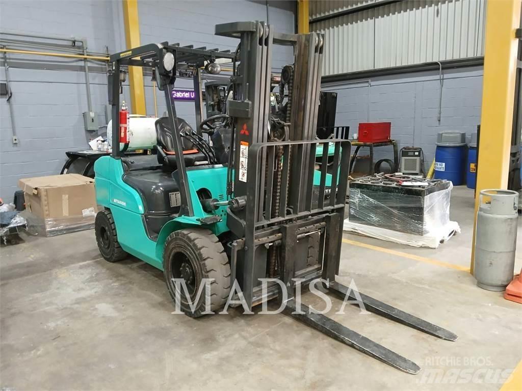 CAT MITSUBISHI FG30N-LP Šakiniai krautuvai - Kita