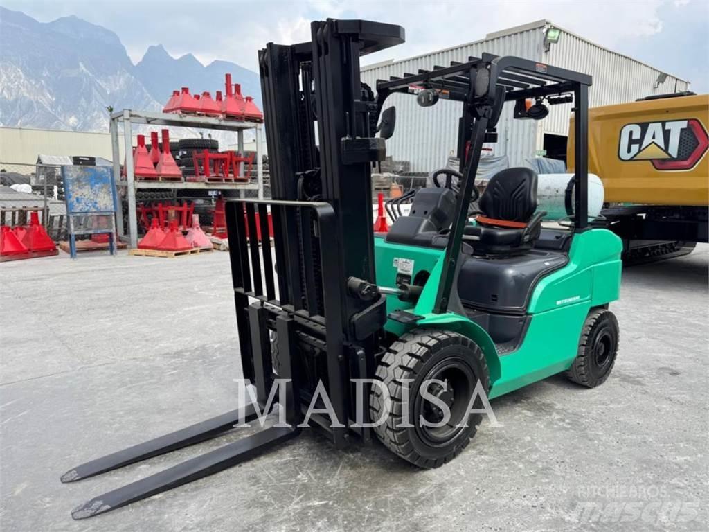 CAT MITSUBISHI FG30N-LP Šakiniai krautuvai - Kita