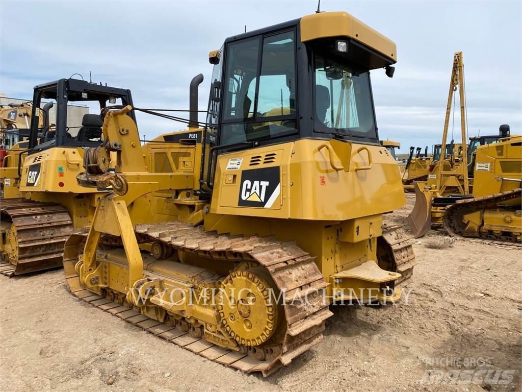 CAT PL61 vamzdžių klotuvų buldozeriai